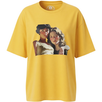 Young lesbian couple, T-shirt