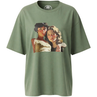 Young lesbian couple, T-shirt